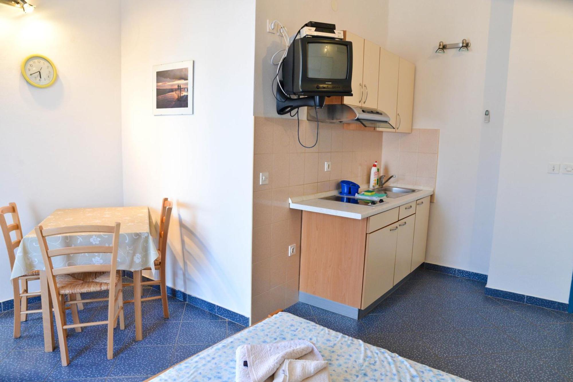 Apartments Lonic Kukljica Pokoj fotografie