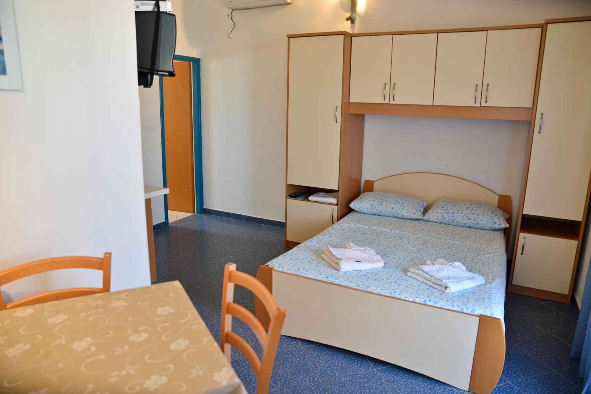 Apartments Lonic Kukljica Pokoj fotografie